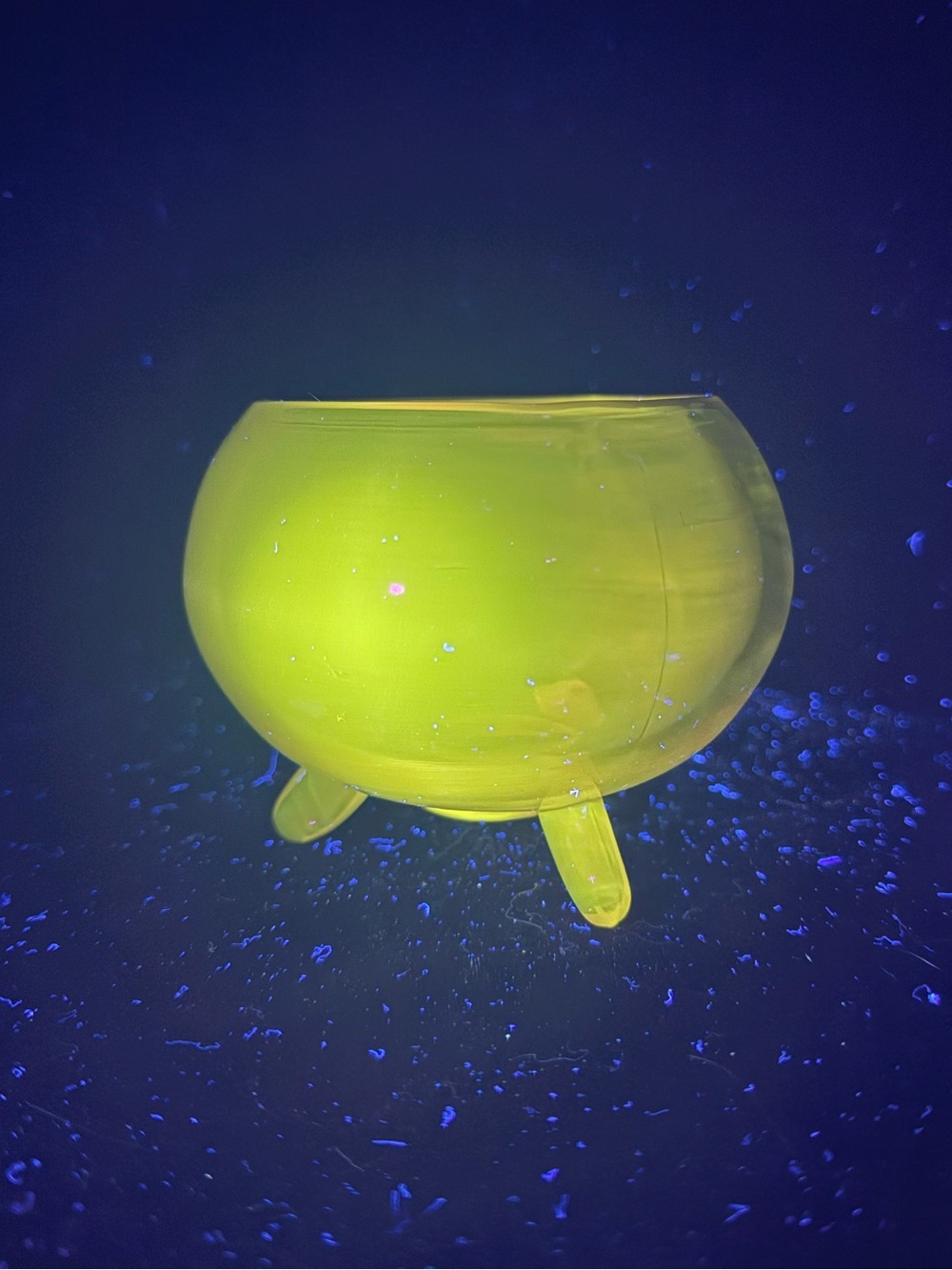 UV Reactive VTG LE Smith Glass Florette Tri Footed Bowl Vase Amethyst Purple